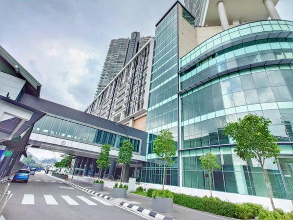 Apartment Datum Jelatek - Klcc Sky Ring Linked To Lrt & Mall By Awna Kuala Lumpur