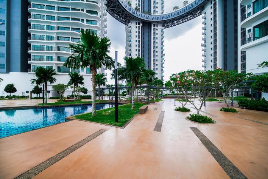 Pangsapuri Datum Jelatek - Klcc Sky Ring Linked To Lrt & Mall By Awna Kuala Lumpur