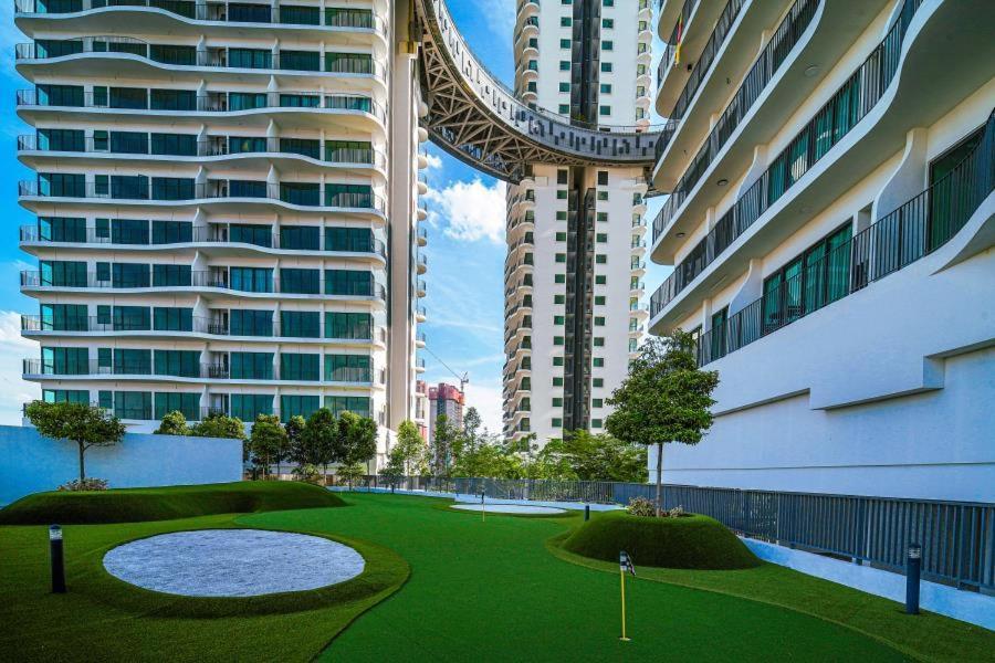 Datum Jelatek - Klcc Sky Ring Linked To Lrt & Mall By Awna Pangsapuri