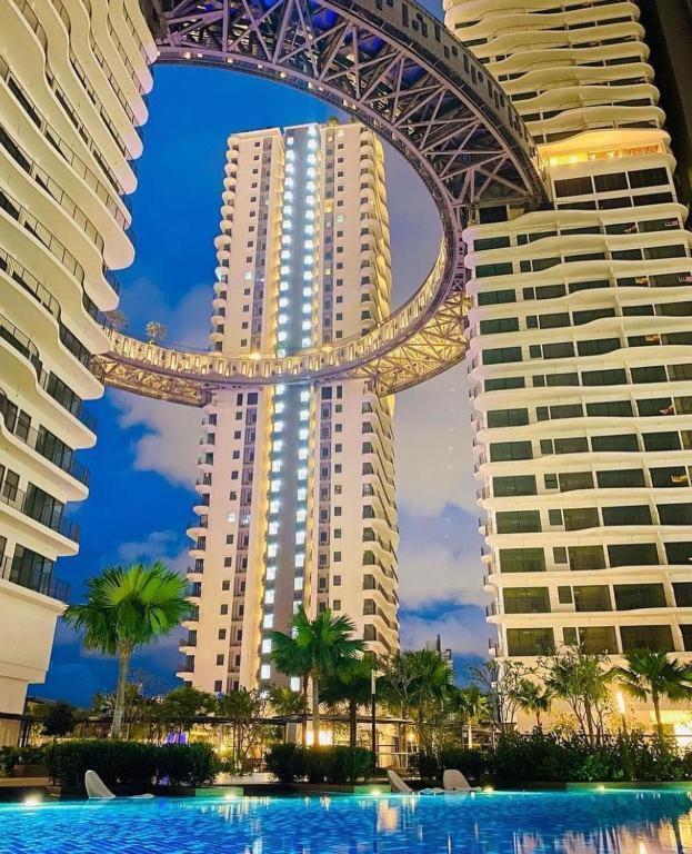 Datum Jelatek - Klcc Sky Ring Linked To Lrt & Mall By Awna *